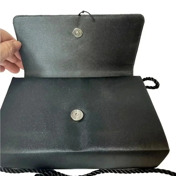 Saks Fifth Avenue quilted Black evening Bag with corded strap - Picture 4 of 9